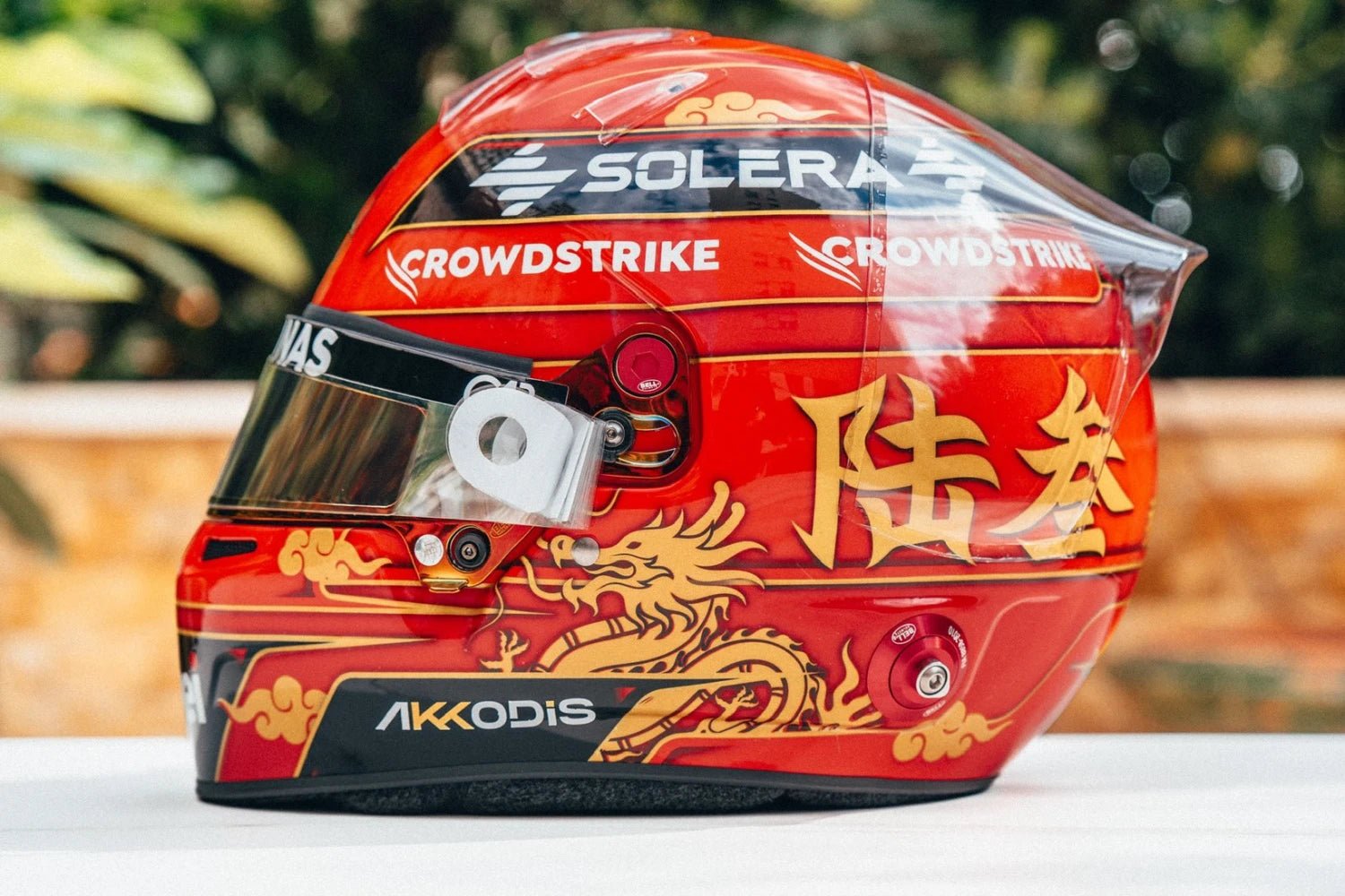 Casque Réplique George Russell – China GP 2024 – Échelle 1:1 - headgrid.fr