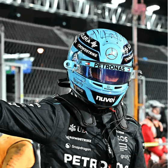 Casque George Russell 2024 - 1:1 - headgrid.fr