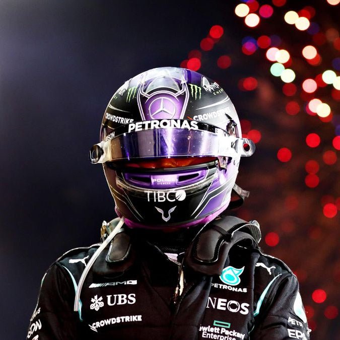 Casque Réplique Lewis Hamilton – Saison 2021 – Échelle 1:1 - headgrid.fr