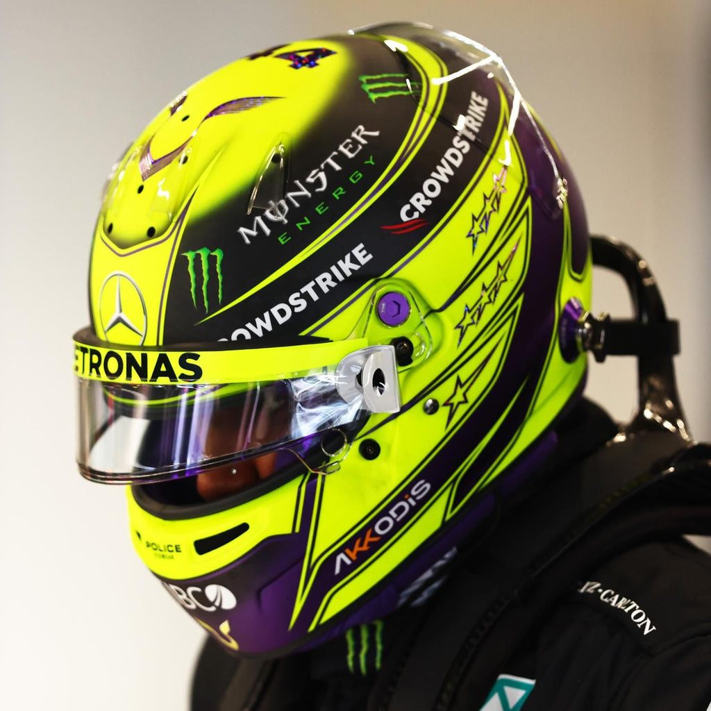 Casque Réplique Lewis Hamilton – Saison 2022 – Échelle 1:1 - headgrid.fr