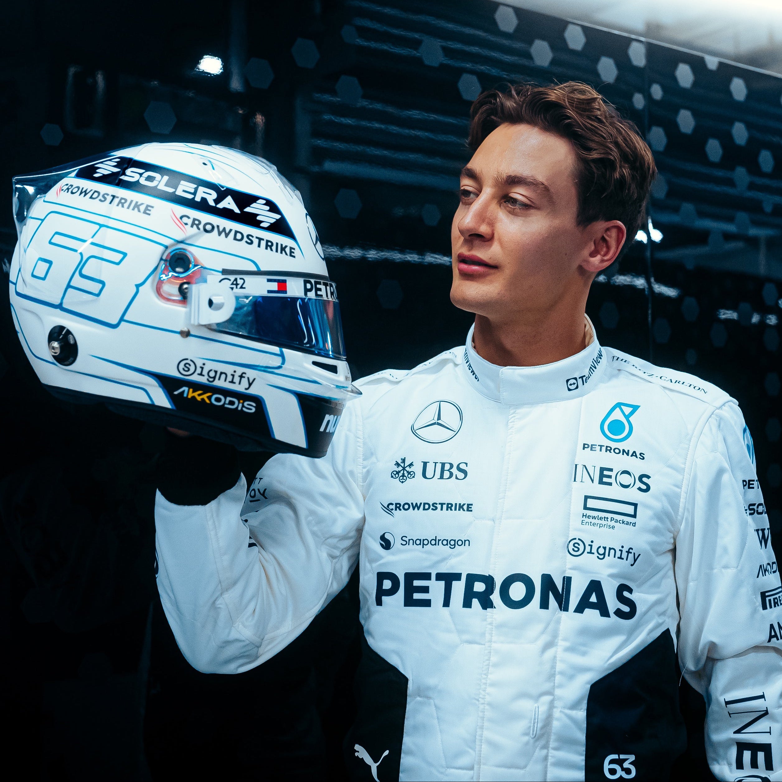 Combinaison Réplique George Russell – Qatar GP 2024 (White Edition) – Mercedes - AMG Petronas F1 – Saison 2024 - headgrid.fr