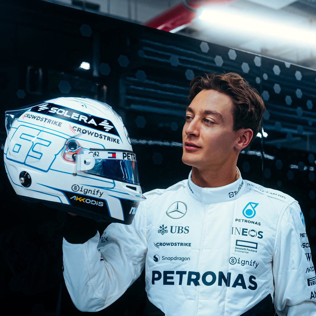 Casque Réplique George Russell – Qatar GP 2024 (White Edition) – Échelle 1:1 - headgrid.fr