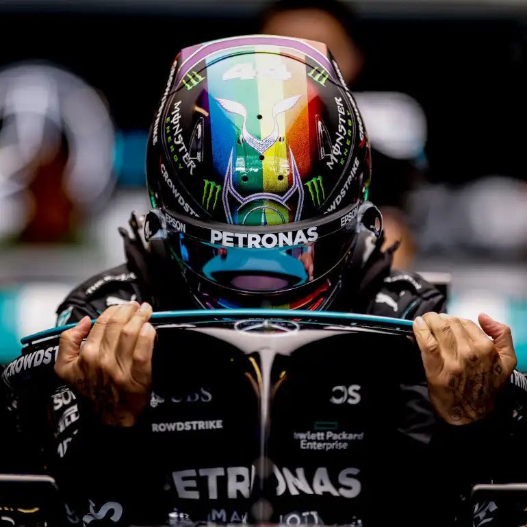 Casque Réplique Lewis Hamilton – Abu Dhabi GP 2021 – Échelle 1:1 - headgrid.fr