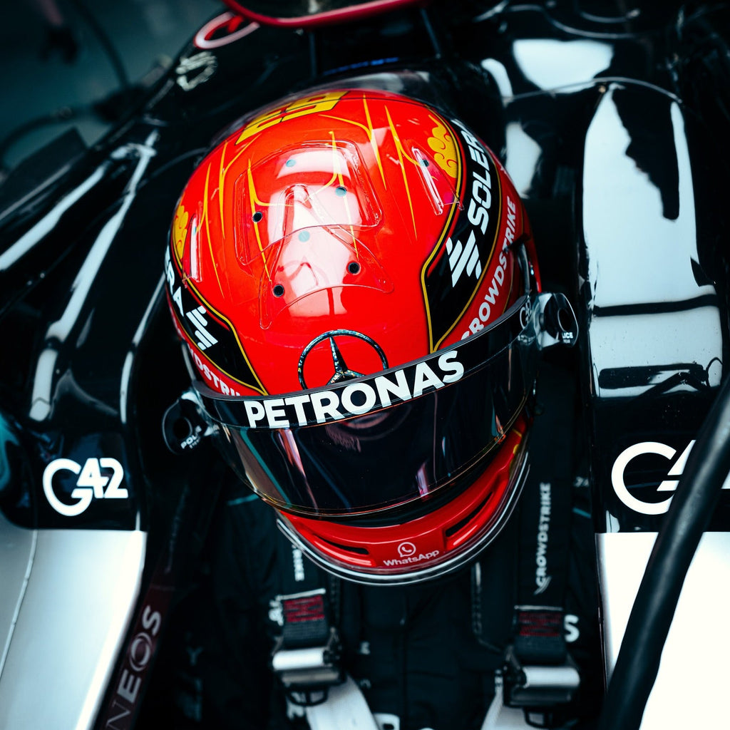 Casque Réplique George Russell – China GP 2024 – Échelle 1:1 - headgrid.fr