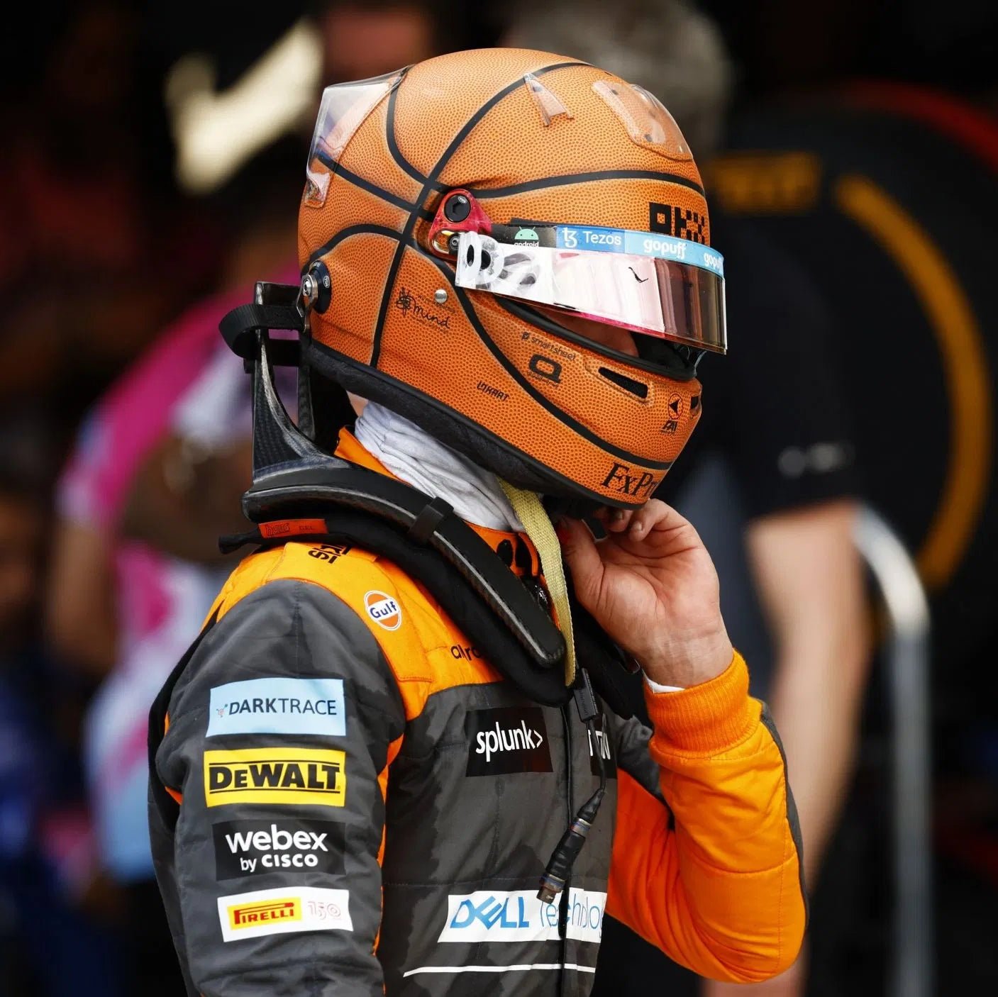 Casque Réplique Lando Norris – Miami GP 2022 “Basketball Helmet” – Échelle 1:1 - headgrid.fr