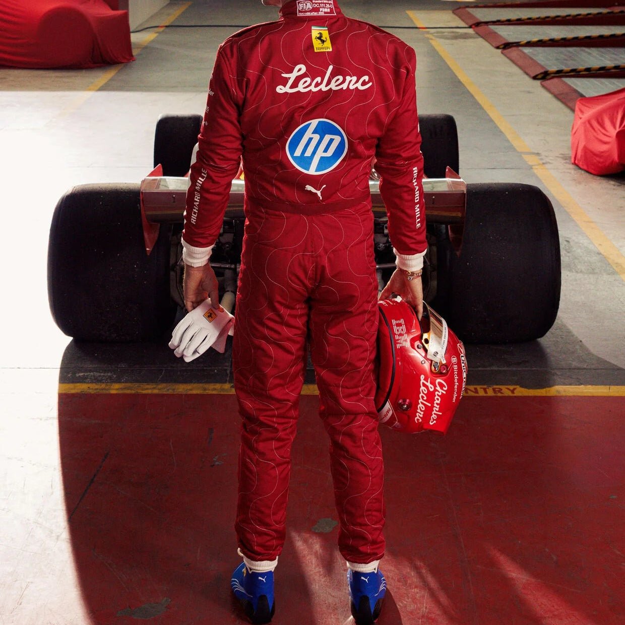 Combinaison Réplique Charles Leclerc Ferrari – Édition Spéciale Monza 2025 – Échelle 1:1 - headgrid.fr