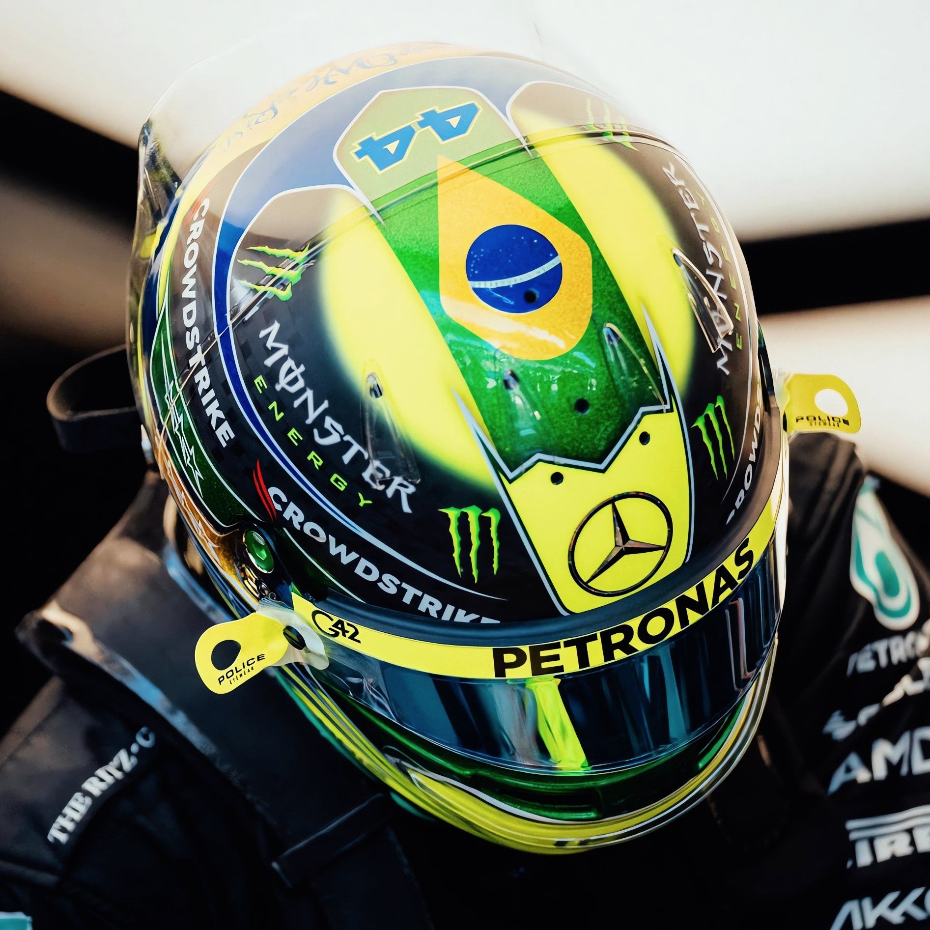 Casque réplique Lewis Hamilton – Brésil - Saison 2023 – Taille 1:1 - headgrid.fr