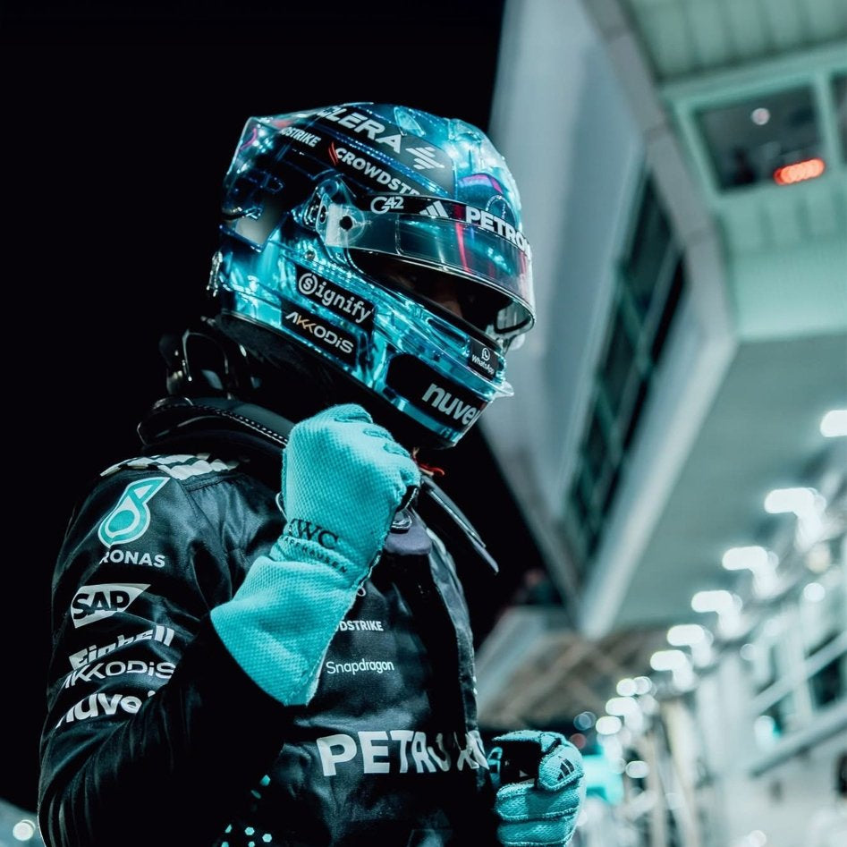 Casque Réplique George Russell – Singapore GP 2025 Blue Chrome – Échelle 1:1 - headgrid.fr