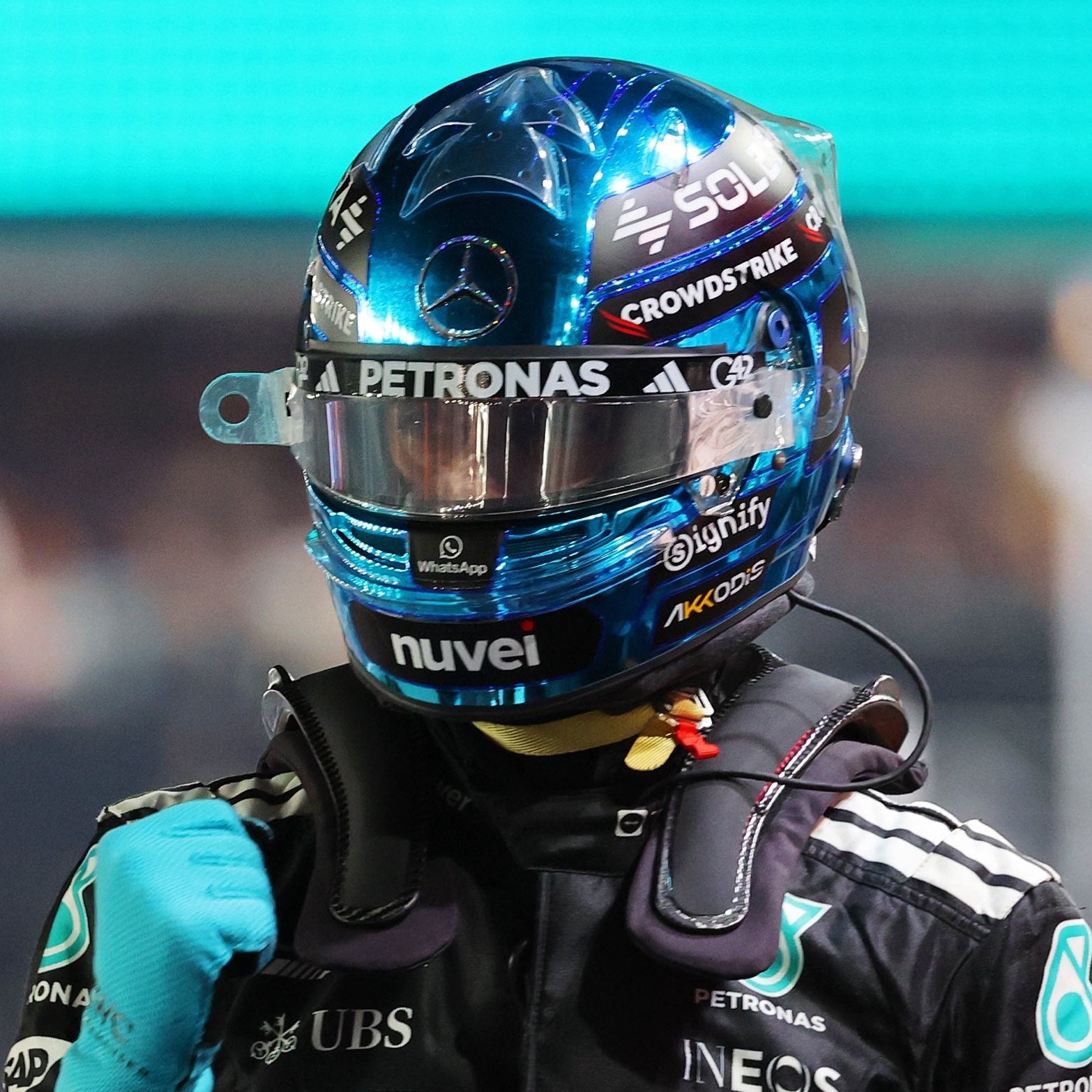 Casque Réplique George Russell – Singapore GP 2025 Blue Chrome – Échelle 1:1 - headgrid.fr