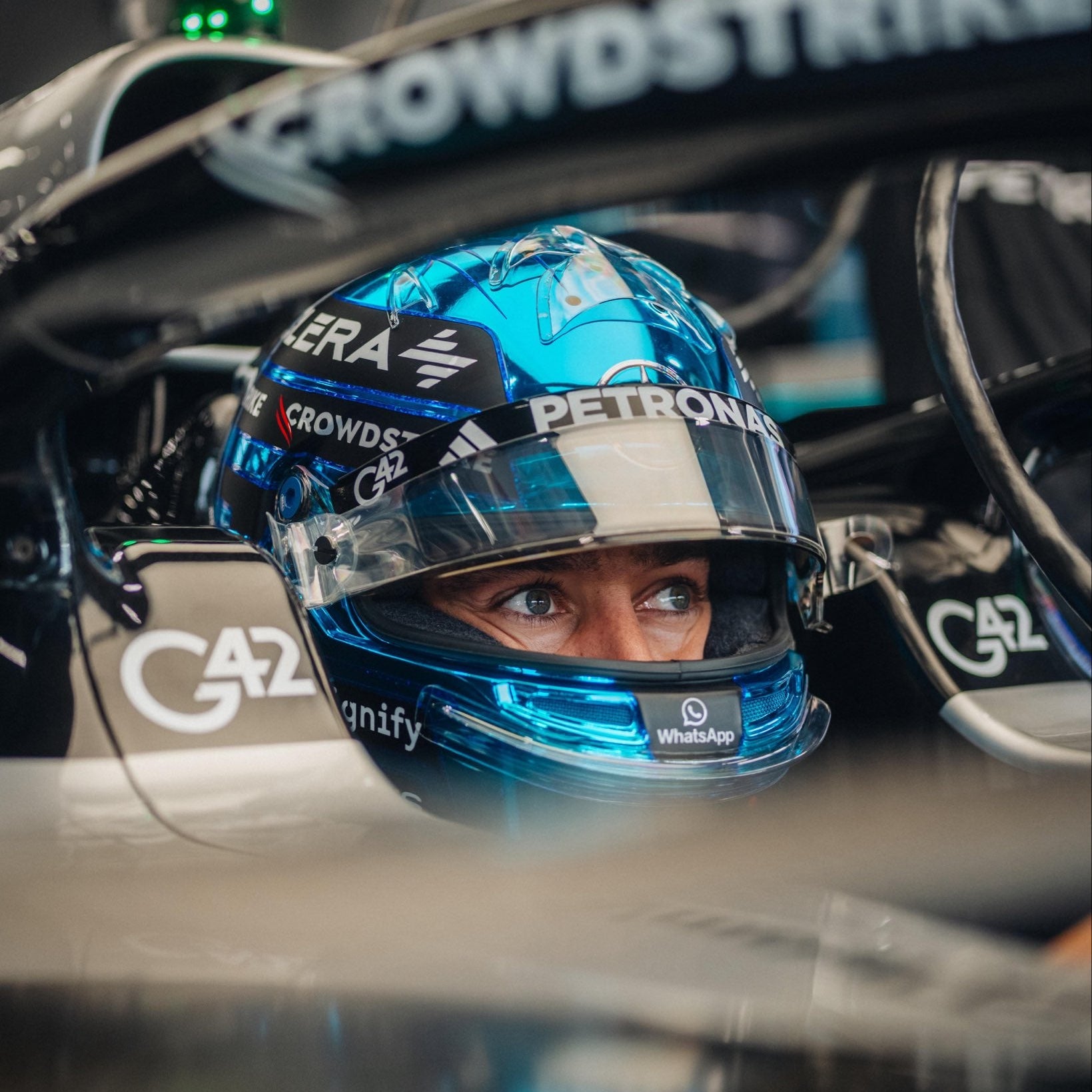 George Russell Replica Helmet – Singapore GP 2025 Blue Chrome – 1:1 Scale