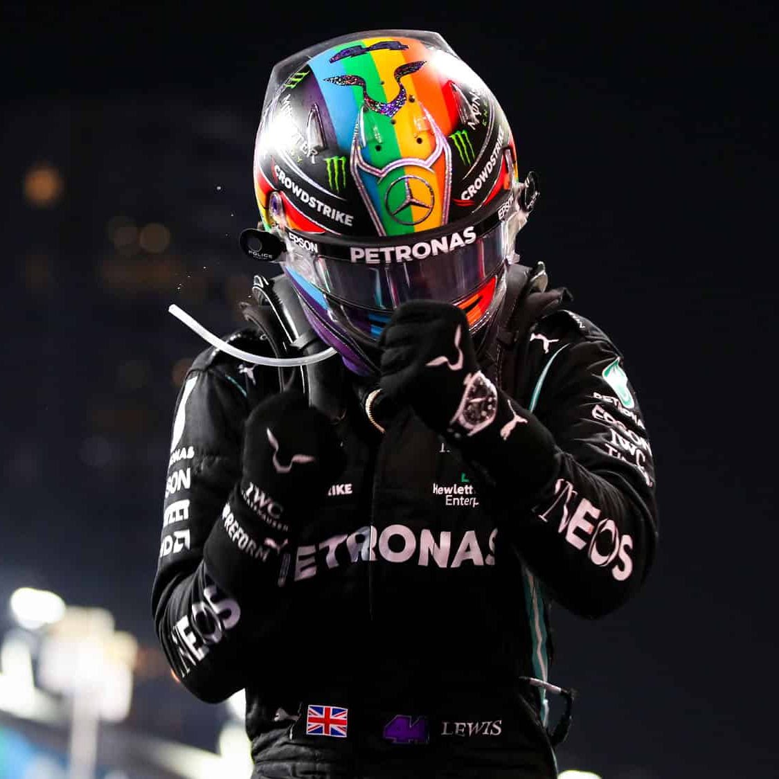 Casque Réplique Lewis Hamilton – Abu Dhabi GP 2021 – Échelle 1:1 - headgrid.fr