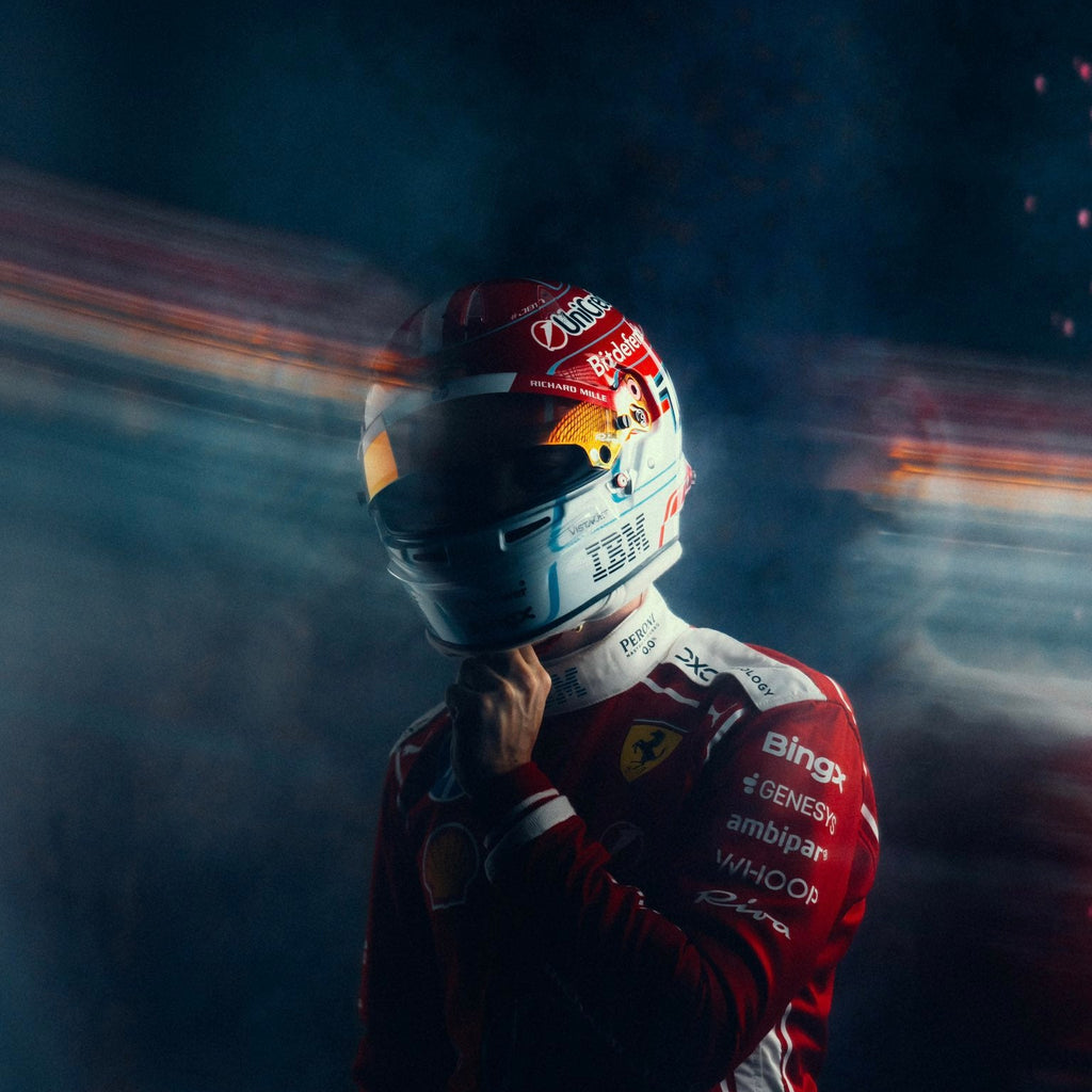 Casque Réplique Charles Leclerc – Ferrari – Saison 2026 – Échelle 1:1