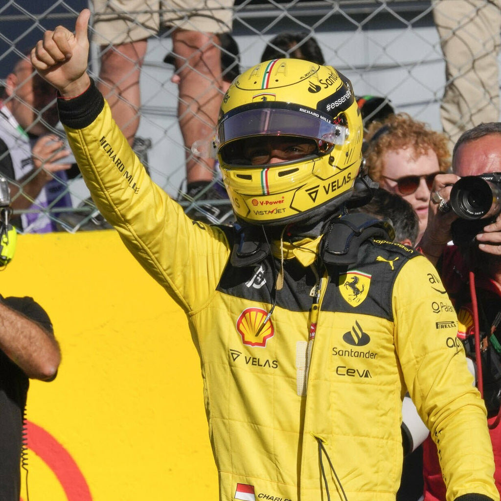 Casque Réplique Charles Leclerc – Monza GP 2022 – Ferrari F1 – Échelle 1:1 - headgrid.fr