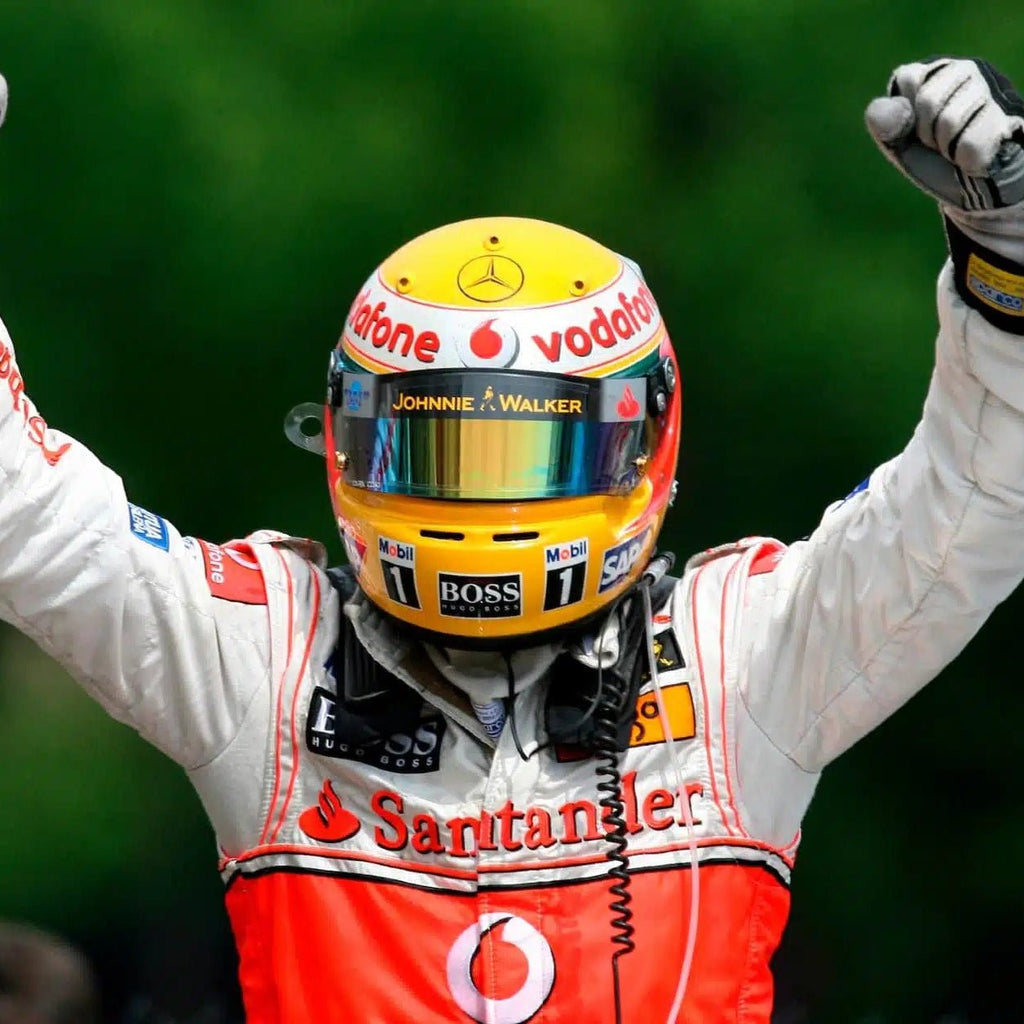 Casque réplique Lewis Hamilton – Saison 2008 – Échelle 1:1 - headgrid.fr