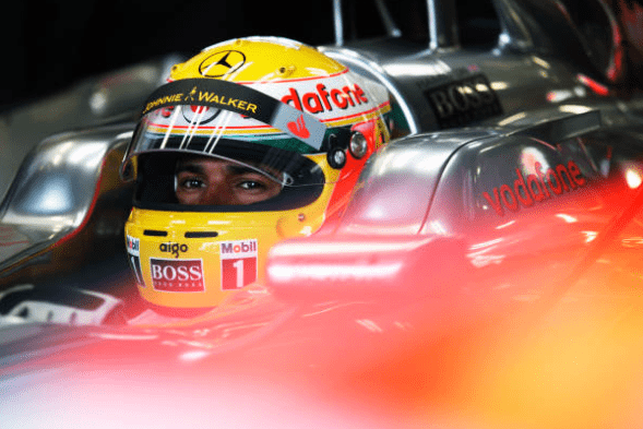 Casque réplique Lewis Hamilton – Saison 2008 – Échelle 1:1 - headgrid.fr