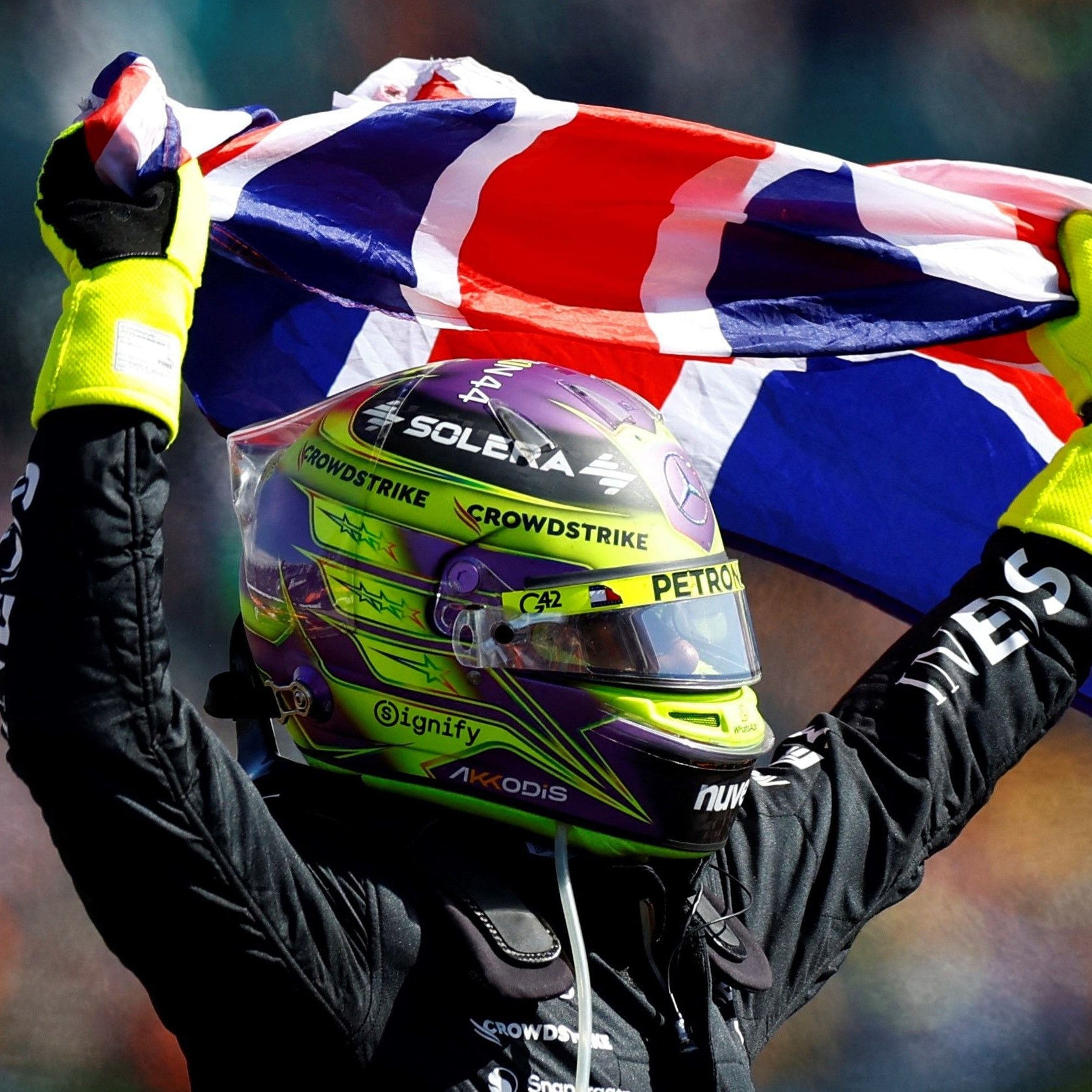 Casque Réplique Lewis Hamilton – Saison 2024 – Taille 1:1 - headgrid.fr