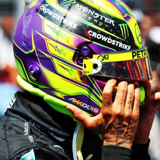 Casque Réplique Lewis Hamilton – Saison 2024 – Taille 1:1 - headgrid.fr