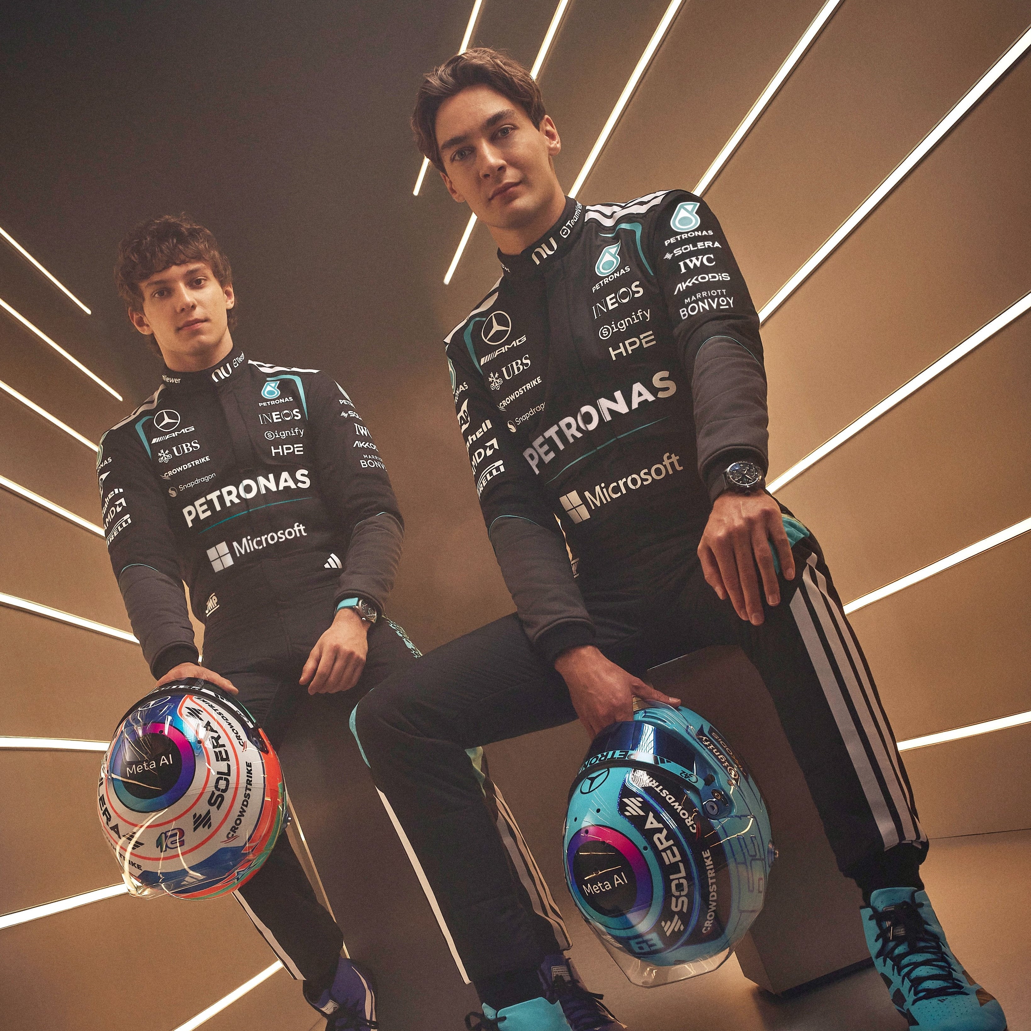 Combinaison Réplique Mercedes-AMG Petronas – Saison 2026 – Échelle 1:1