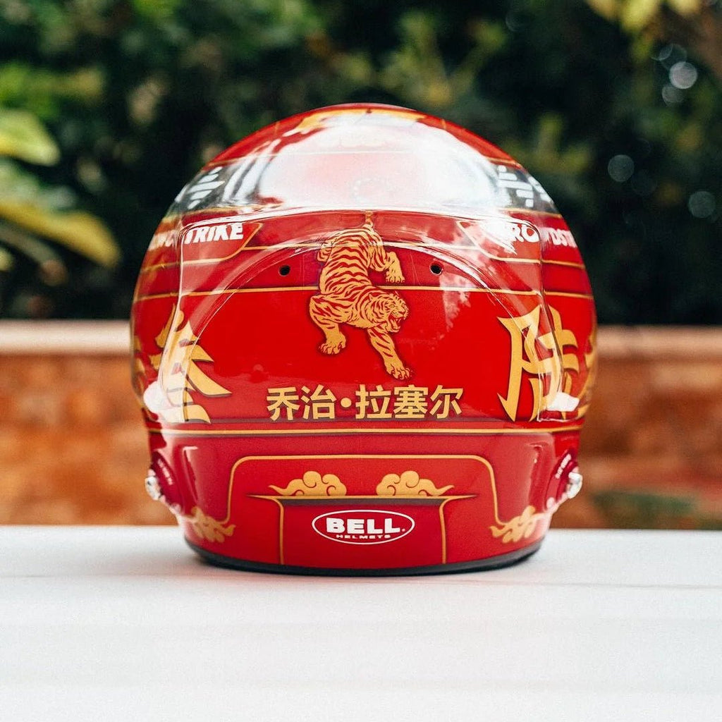 Casque Réplique George Russell – China GP 2024 – Échelle 1:1 - headgrid.fr