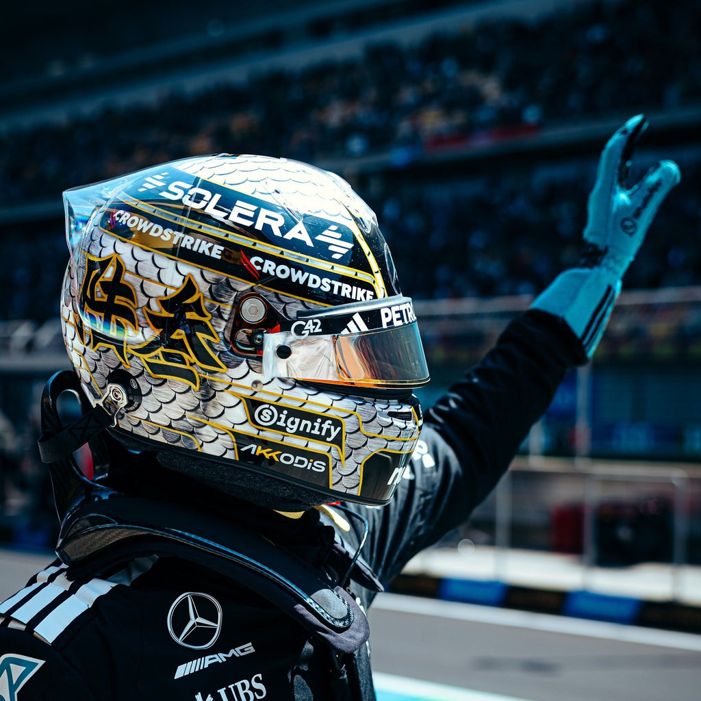 Casque Réplique George Russell – China GP 2025 – Échelle 1:1 - headgrid.fr