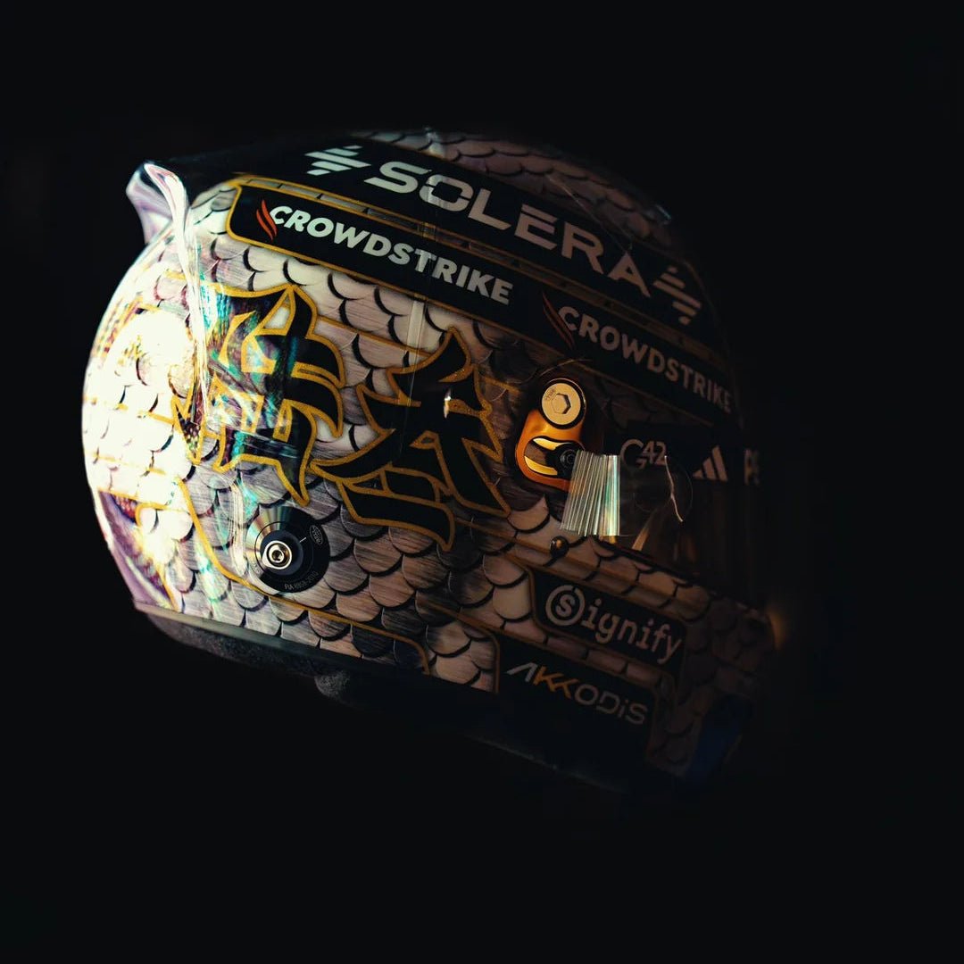 Casque Réplique George Russell – China GP 2025 – Échelle 1:1 - headgrid.fr