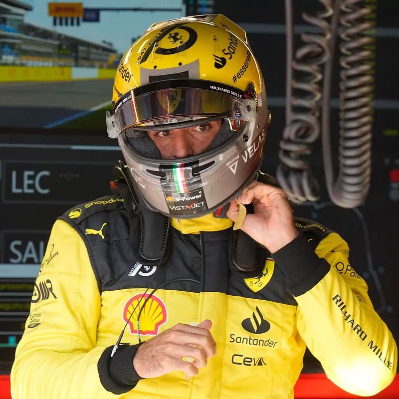Casque Réplique Carlos Sainz – Monza GP 2022 – Ferrari F1 – Échelle 1:1 - headgrid.fr