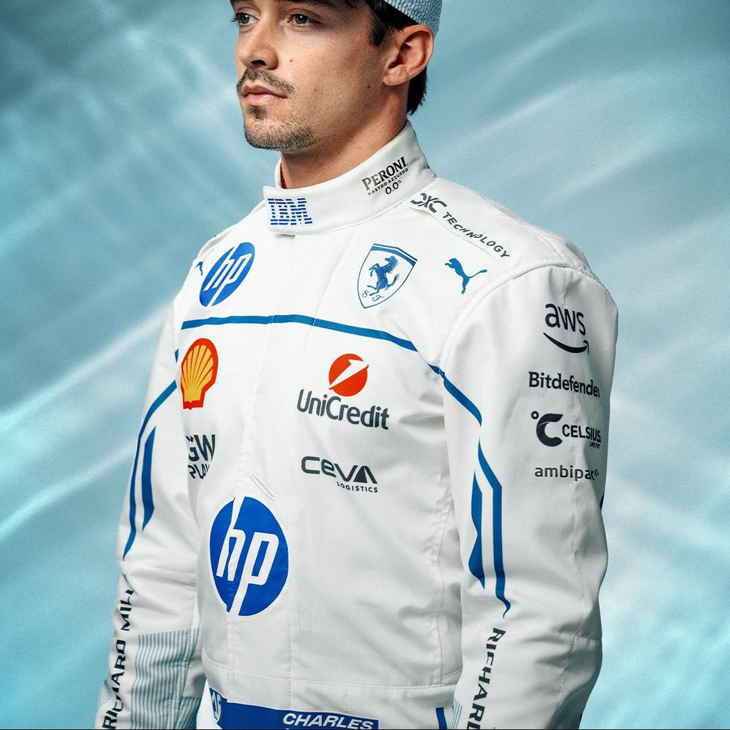Combinaison Réplique Charles Leclerc Monaco – Scuderia Ferrari HP – Saison 2025 – Échelle 1:1 - headgrid.fr