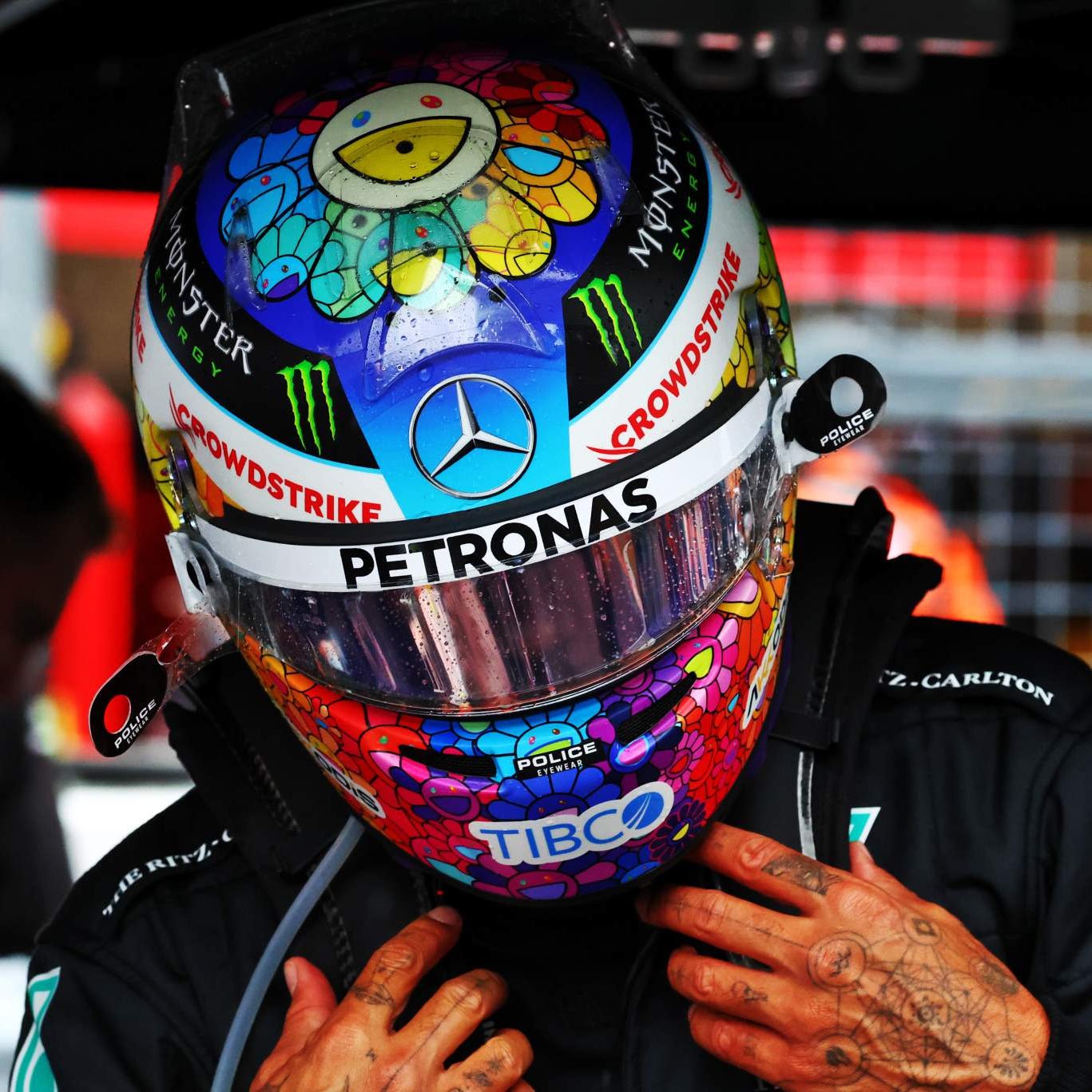 Casque Réplique Lewis Hamilton – Japan GP 2022 – Échelle 1:1 - headgrid.fr