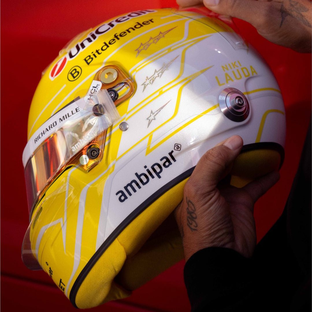 Casque Réplique Lewis Hamilton – Ferrari Monza 2025 – Échelle 1:1 (Jaune & Blanc) - headgrid.fr