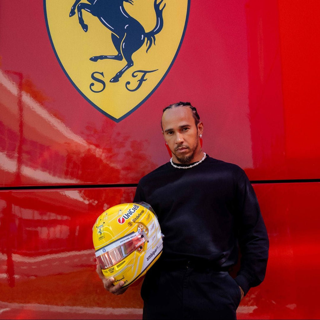 Casque Réplique Lewis Hamilton – Ferrari Monza 2025 – Échelle 1:1 (Jaune & Blanc) - headgrid.fr