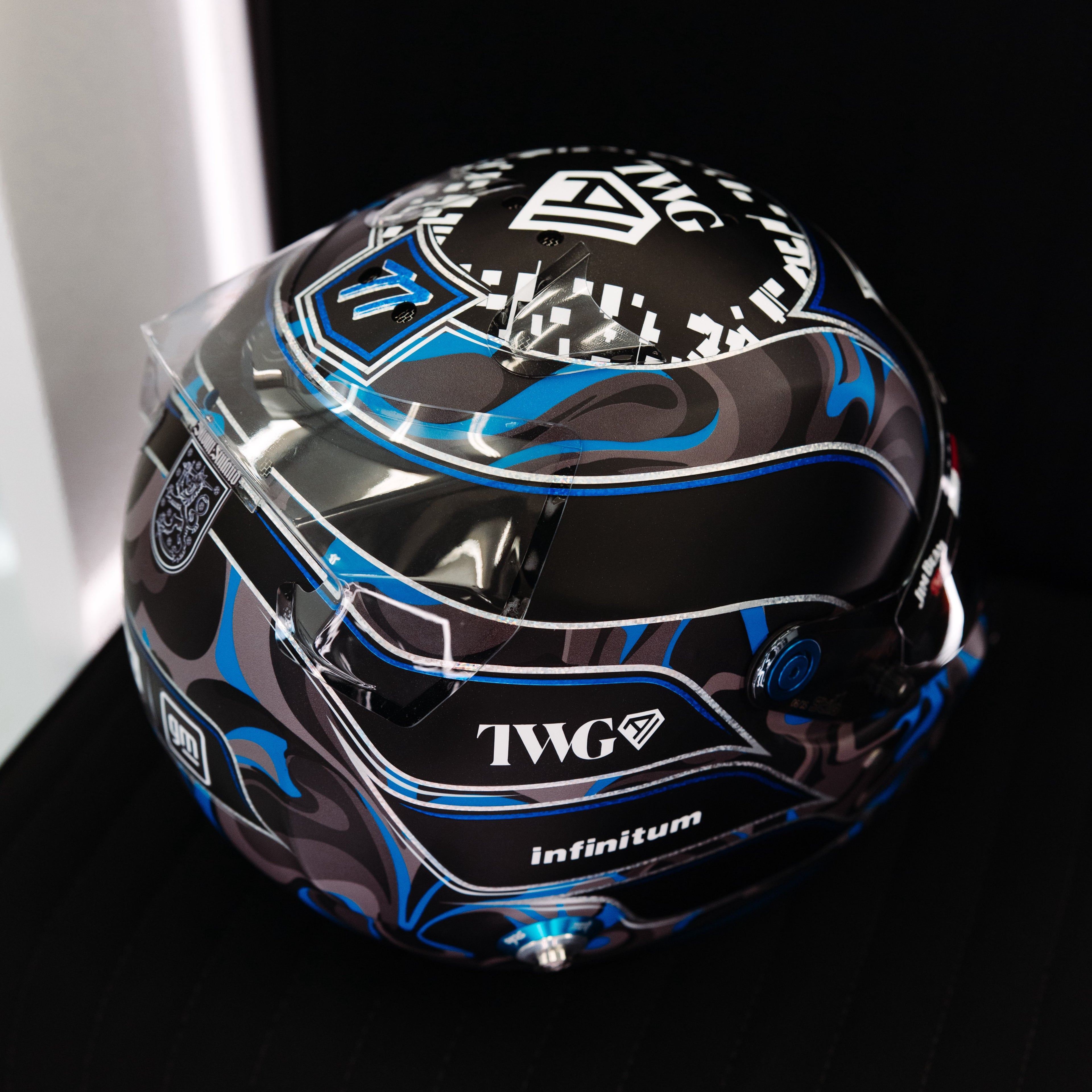 Casque Réplique Valtteri Bottas – Cadillac F1 Team – Saison 2026 – Échelle 1:1