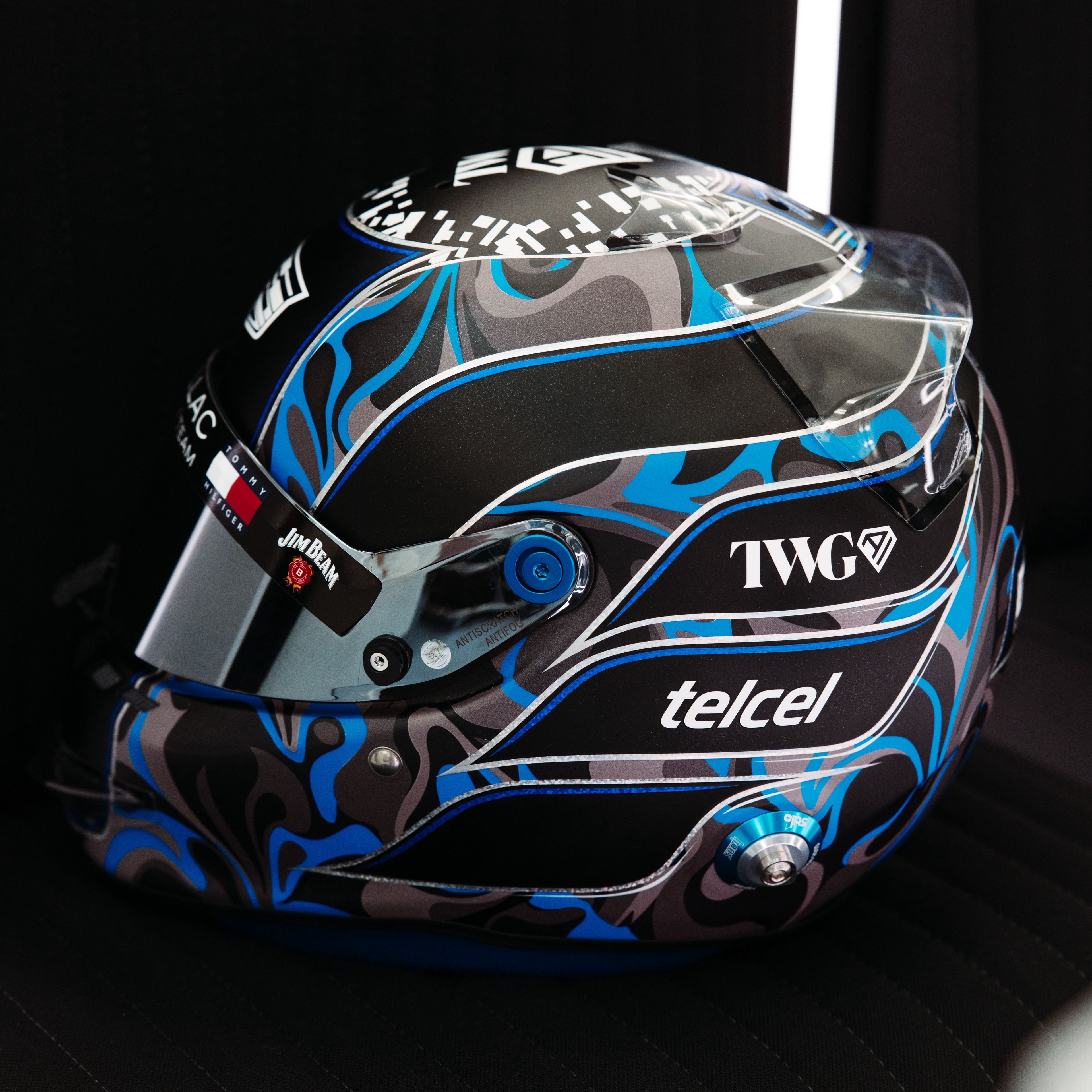 Casque Réplique Valtteri Bottas – Cadillac F1 Team – Saison 2026 – Échelle 1:1