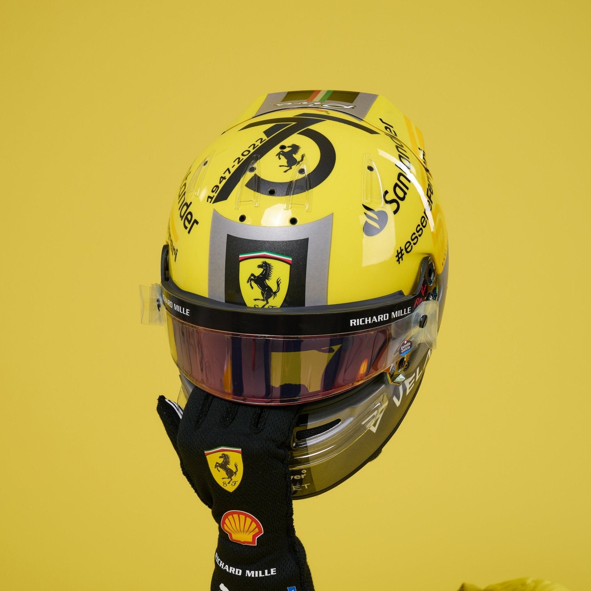 Casque Réplique Carlos Sainz – Monza GP 2022 – Ferrari F1 – Échelle 1:1 - headgrid.fr