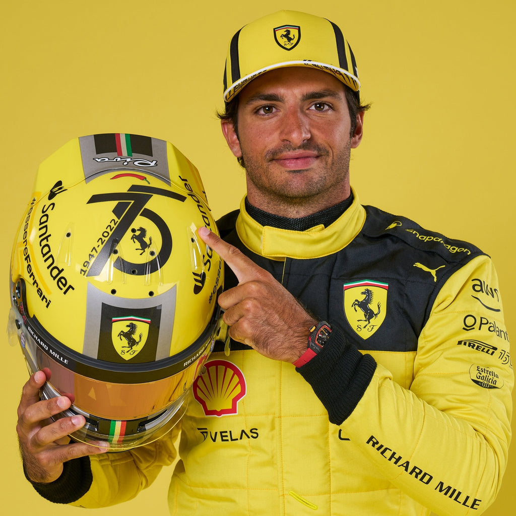 Casque Réplique Carlos Sainz – Monza GP 2022 – Ferrari F1 – Échelle 1:1 - headgrid.fr