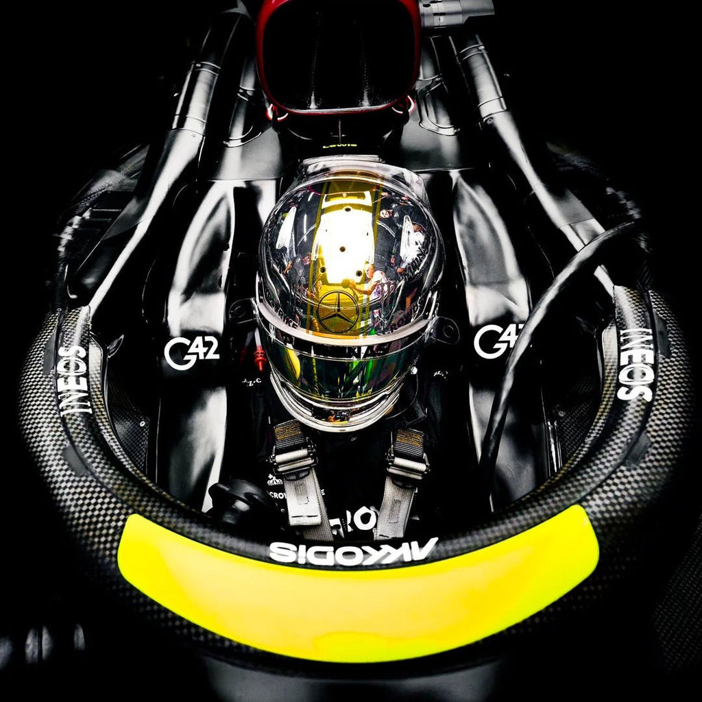 Casque Réplique Lewis Hamilton – Édition Limitée Suzuka 2023 – Taille 1:1 - headgrid.fr