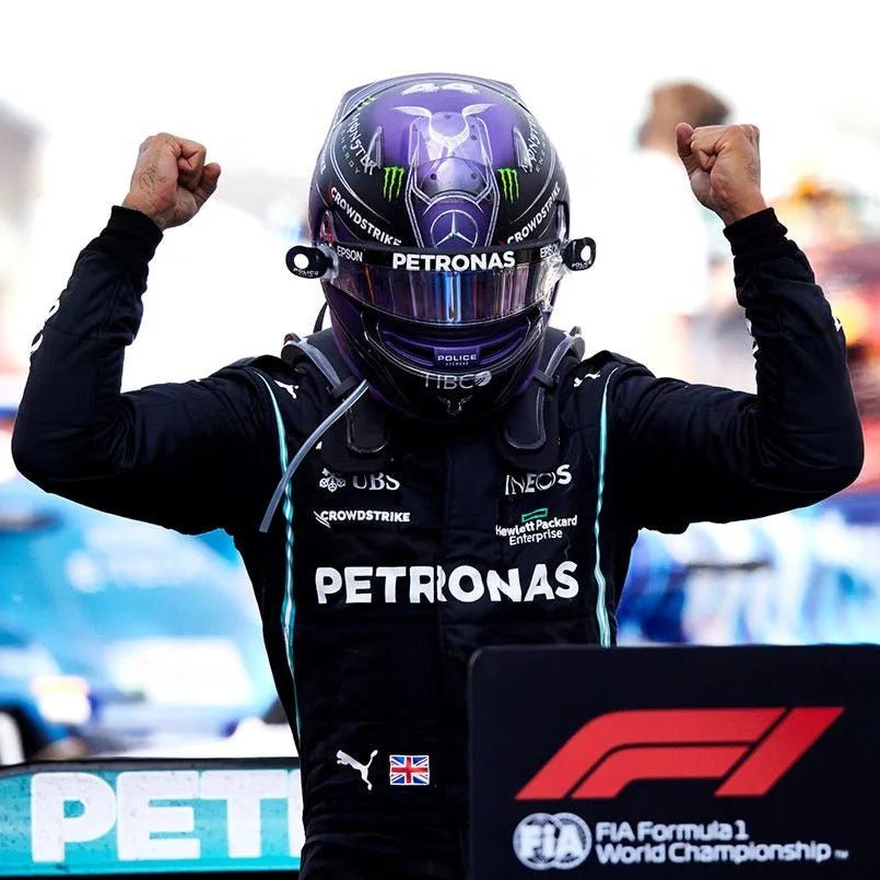 Casque Réplique Lewis Hamilton – Saison 2021 – Échelle 1:1 - headgrid.fr