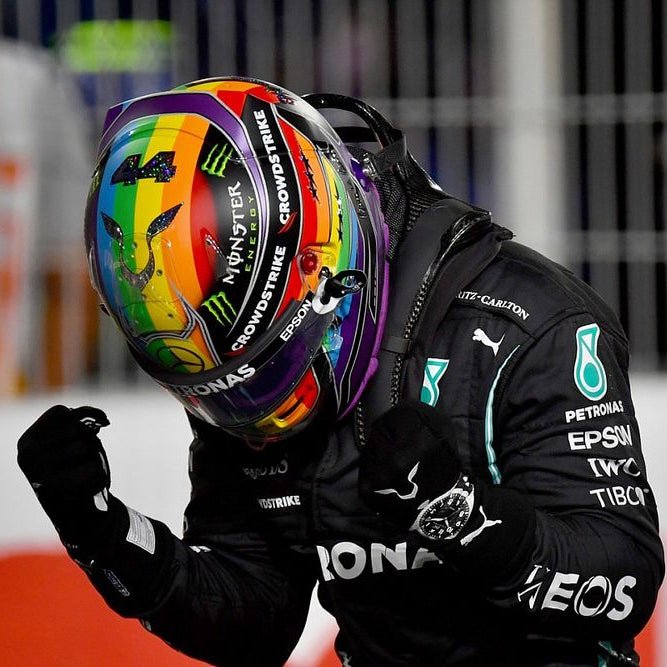 Casque Réplique Lewis Hamilton – Abu Dhabi GP 2021 – Échelle 1:1 - headgrid.fr