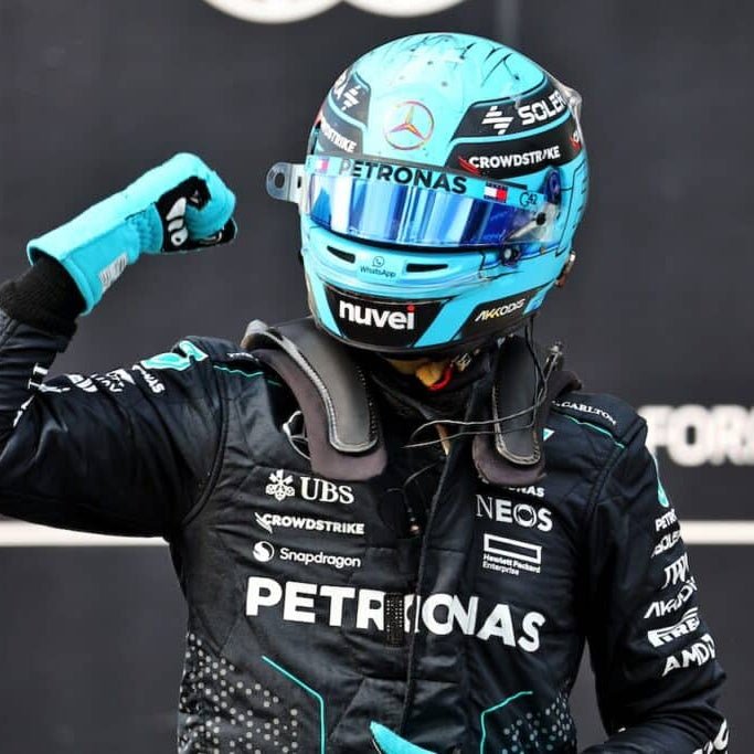 Casque George Russell 2024 - 1:1 - headgrid.fr