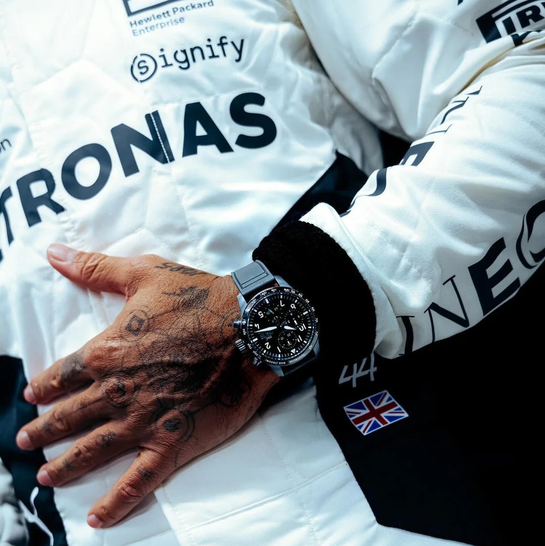 Combinaison Réplique Lewis Hamilton – Qatar GP 2024 (White Edition) – Équipement Mercedes F1 – Saison 2024 - headgrid.fr